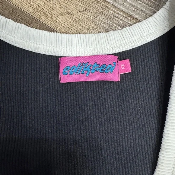 Edikted Black and White Ribbed Top - Picture 2 of 6